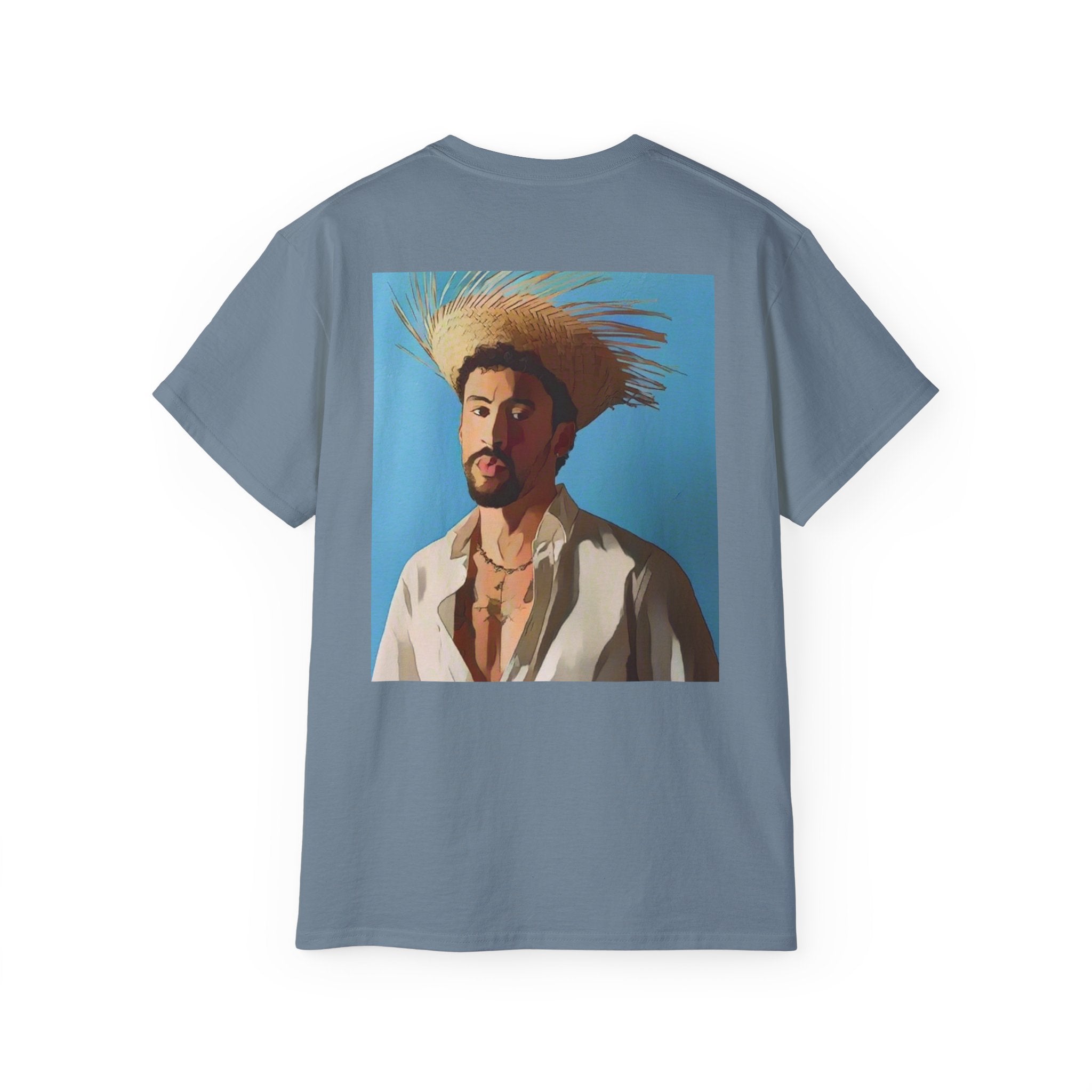 Benito Portrait Tee — "Debi Tirar más fotos" Graphic Cotton T-Shirt